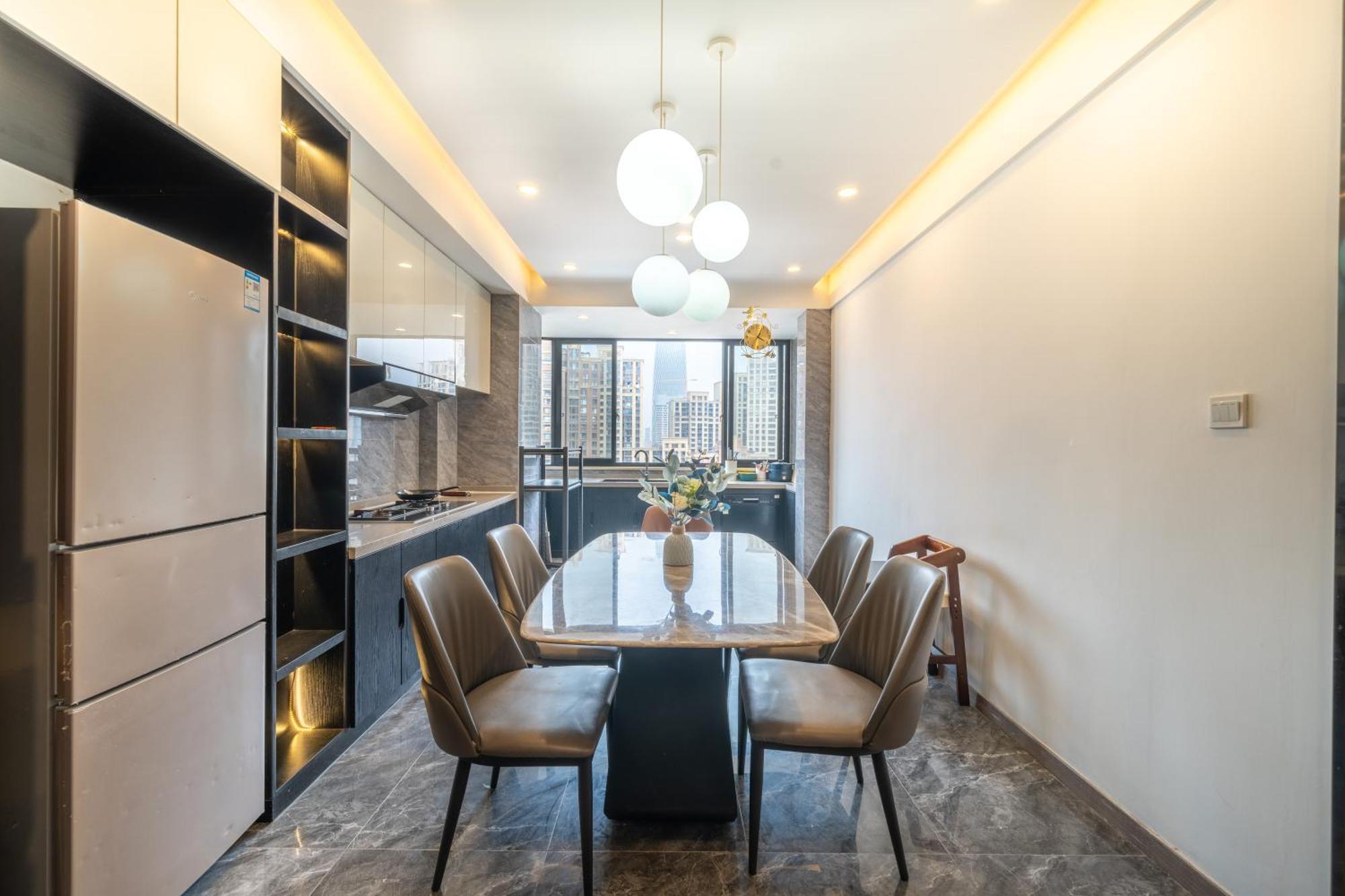 Sunny Abode 3bedroom Located In Huangpu And 100 Meters From The Subway Station Shanghai