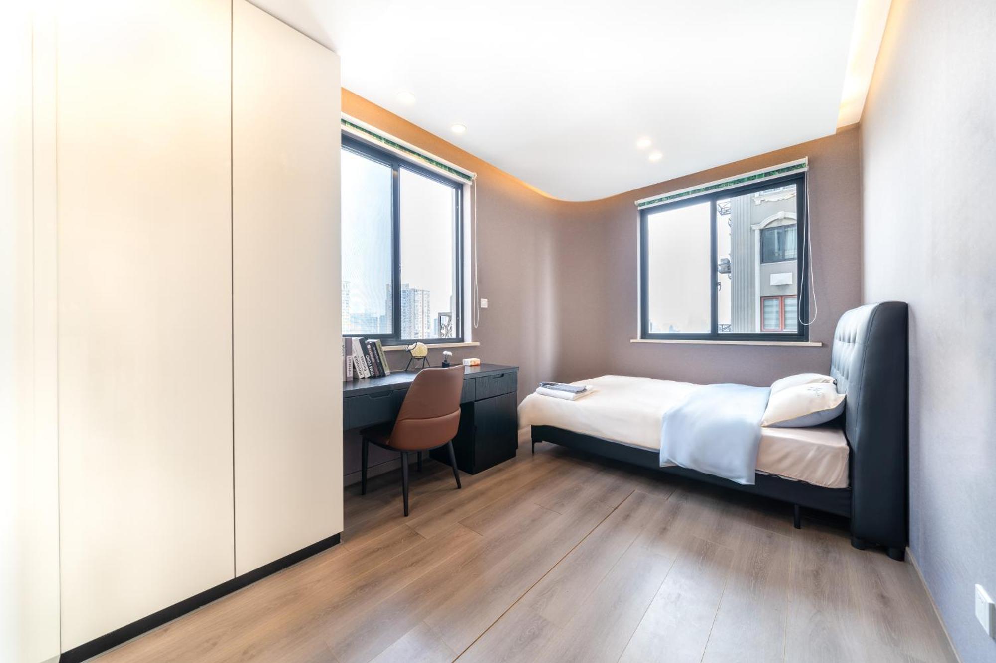 Sunny Abode 3bedroom Located In Huangpu And 100 Meters From The Subway Station *