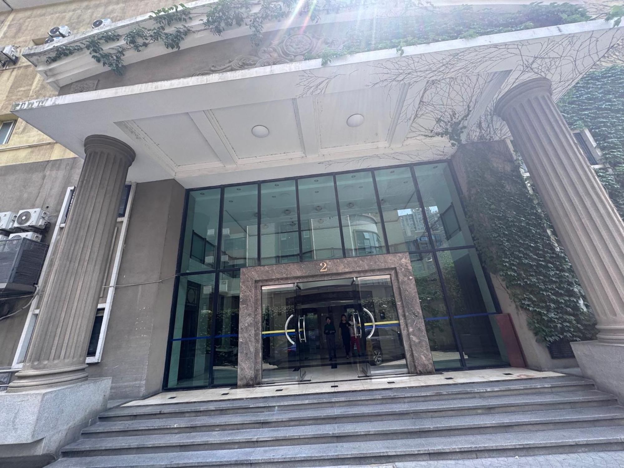 Sunny Abode 3bedroom Located In Huangpu And 100 Meters From The Subway Station